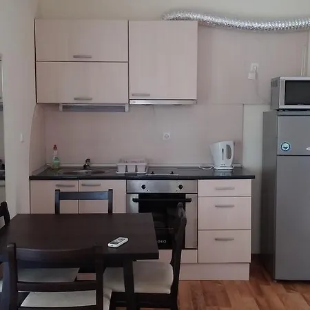 Апартамент Wood In Oasis