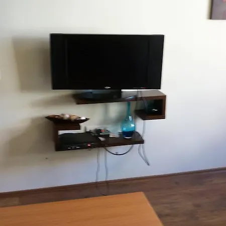 Апартамент Wood In Oasis